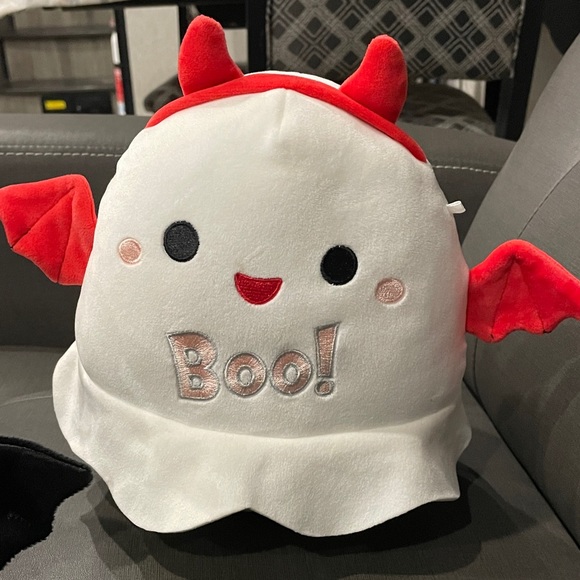 Skelanimals Diego and Squishmallows Melfy - Picture 3 of 7